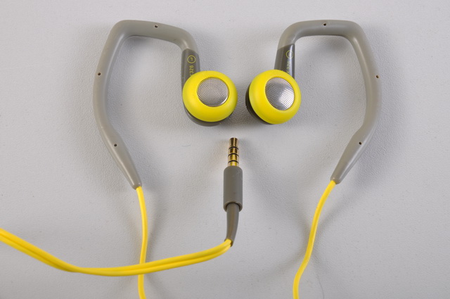 Each earphone comes with a rubber ring. Also seen here is the headset's audio connector.