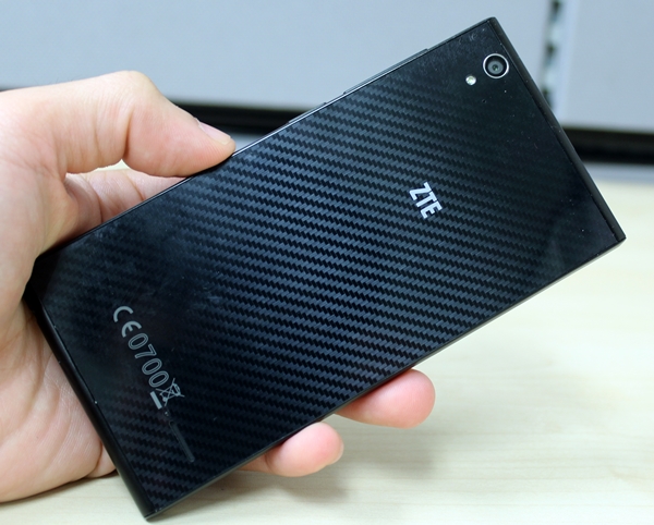 Zte Blade Vec 4g Design Features Shootout Compact 4g Lte Smartphones Under S 300 Q4 14 Hardwarezone Com Sg